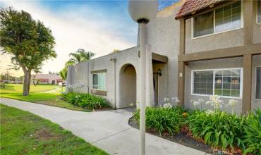 13251 Obrion Place B, Chino, California 91710, 2 Bedrooms Bedrooms, ,1 BathroomBathrooms,Residential,Buy,13251 Obrion Place B,DW24146674