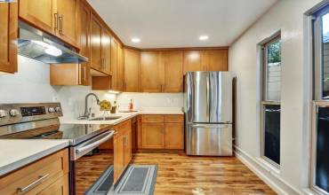 407 Orange St 103, Oakland, California 94610, 2 Bedrooms Bedrooms, ,1 BathroomBathrooms,Residential,Buy,407 Orange St 103,41067034