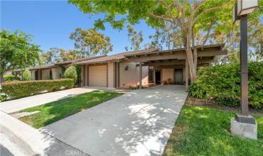 2 Lago Norte 13, Irvine, California 92612, 2 Bedrooms Bedrooms, ,2 BathroomsBathrooms,Residential,Buy,2 Lago Norte 13,OC24141703