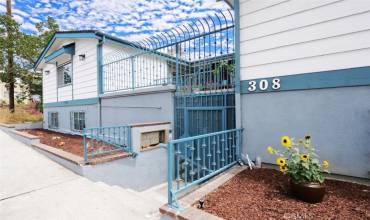 308 S Cabrillo Avenue 4, San Pedro, California 90731, 2 Bedrooms Bedrooms, ,2 BathroomsBathrooms,Residential,Buy,308 S Cabrillo Avenue 4,SB24144291