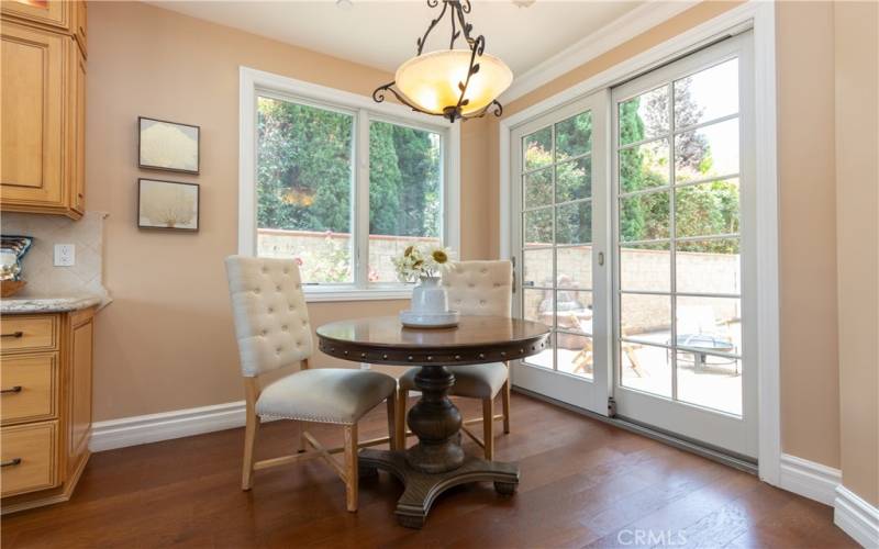 Sunny breakfast room.