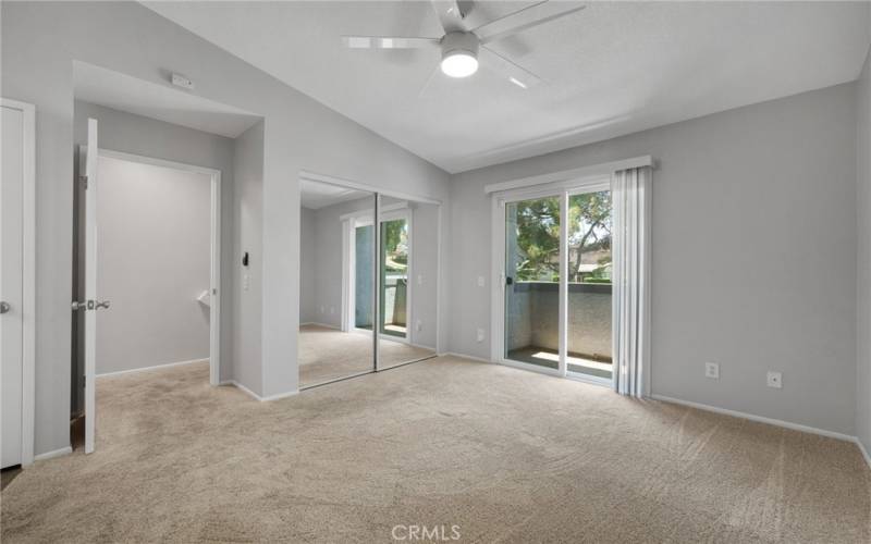 Primary bedroom 1 (mirrored closet doors)