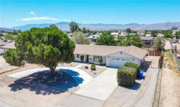 22717 Shawnee Road, Apple Valley, California 92308, 3 Bedrooms Bedrooms, ,2 BathroomsBathrooms,Residential,Buy,22717 Shawnee Road,IV24139172