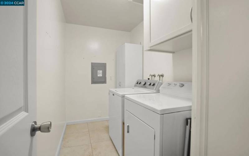 Adjacent laundry/utility room so convenient