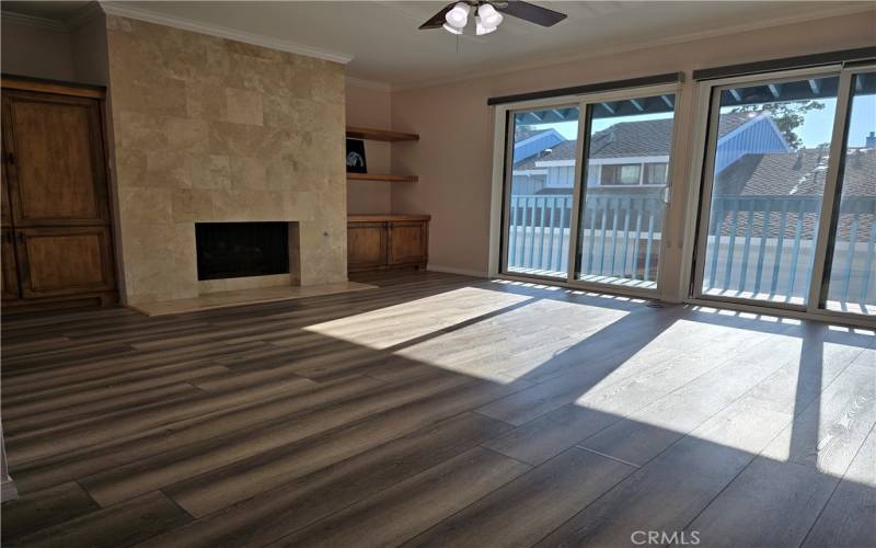 Spacious Living Room w/ Fireplace