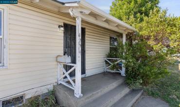 125 Curry Street, Richmond, California 94801-3416, 3 Bedrooms Bedrooms, ,1 BathroomBathrooms,Residential,Buy,125 Curry Street,41067023