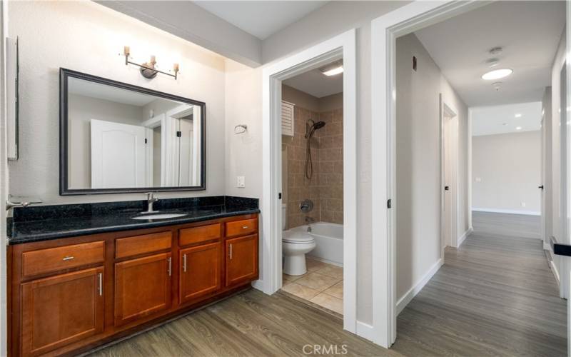 Primary Bathroom with Tub/Shower Combo