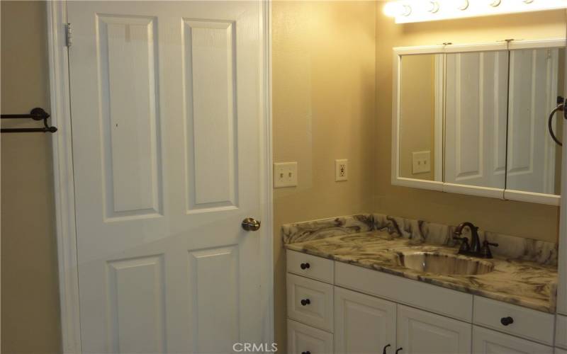 Bright and cheery Master bedroom​​‌​​​​‌​​‌‌​​‌​​​‌‌​​​‌​​‌‌​​‌‌​​‌‌​​​​ sink