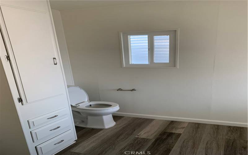 Cabinets, primary bathroom