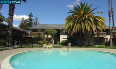 2730 Oak Rd 10, Walnut Creek, California 94597-2807, 1 Bedroom Bedrooms, ,1 BathroomBathrooms,Residential,Buy,2730 Oak Rd 10,41065195