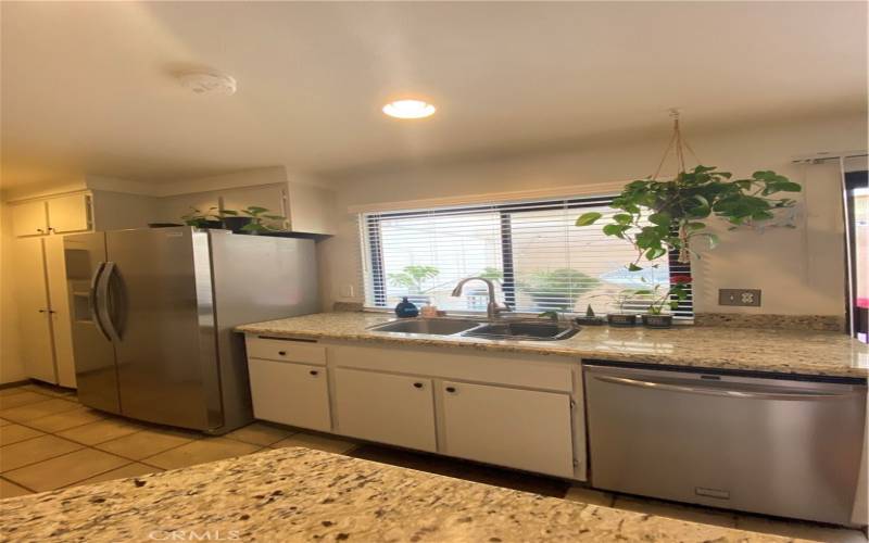 Shared Kitchen facing the outdoor patio