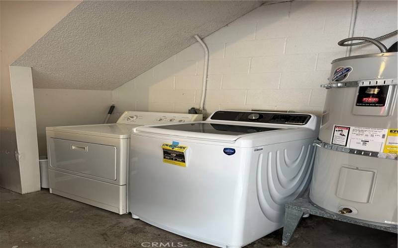 Shared washer and dryer in the garage