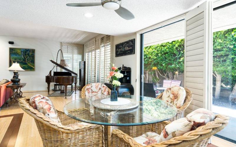 Breakfast nook to back patio