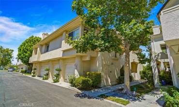 25542 Hemingway Avenue B, Stevenson Ranch, California 91381, 2 Bedrooms Bedrooms, ,1 BathroomBathrooms,Residential,Buy,25542 Hemingway Avenue B,OC24149456