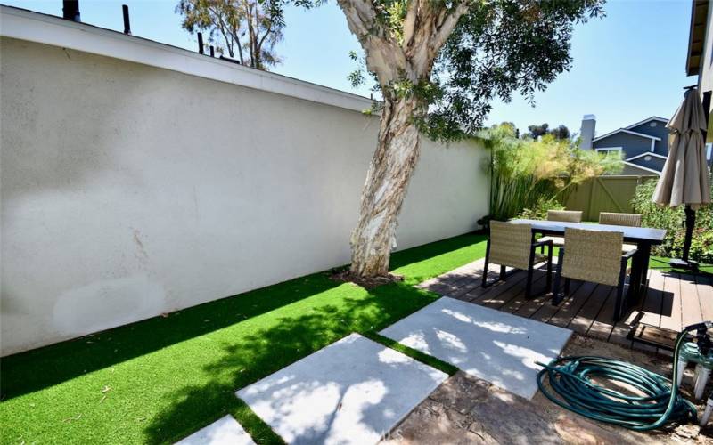 Beautifully arranged outdoor dining area