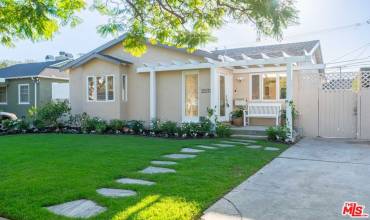 2537 Barry Avenue, Los Angeles, California 90064, 4 Bedrooms Bedrooms, ,3 BathroomsBathrooms,Residential,Buy,2537 Barry Avenue,24401329