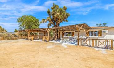 6975 Balsa Avenue, Yucca Valley, California 92284, 3 Bedrooms Bedrooms, ,2 BathroomsBathrooms,Residential,Buy,6975 Balsa Avenue,JT24149688