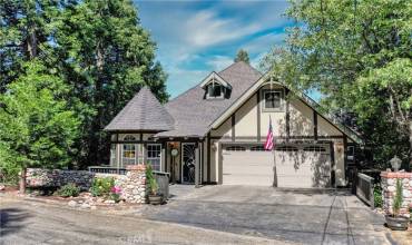 430 Rainier Road, Lake Arrowhead, California 92352, 4 Bedrooms Bedrooms, ,2 BathroomsBathrooms,Residential,Buy,430 Rainier Road,RW24150475