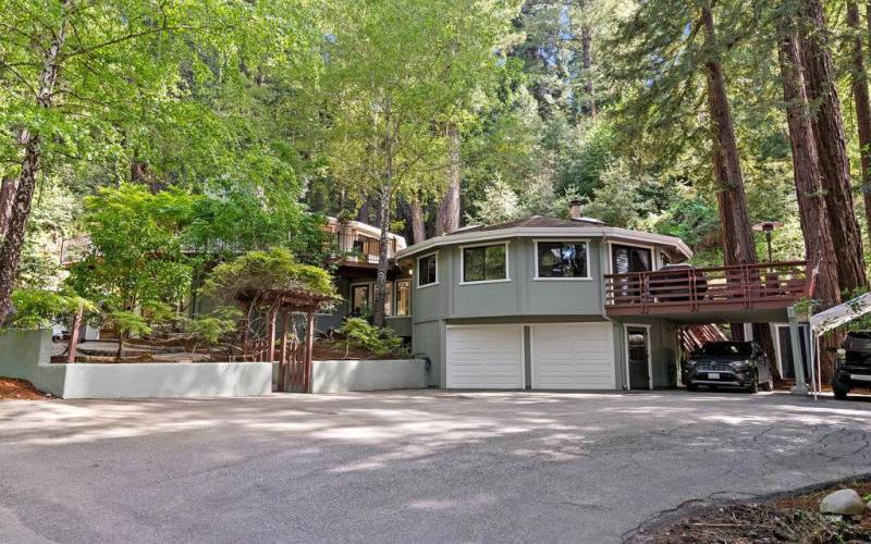 rental is above garage but owners utilize garage