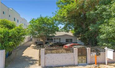 14918 Wyandotte Street, Los Angeles, California 91405, 6 Bedrooms Bedrooms, ,4 BathroomsBathrooms,Residential,Buy,14918 Wyandotte Street,SR24144573