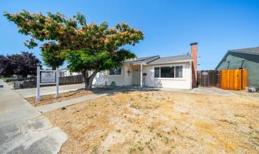 215 San Juan Drive, Hollister, California 95023, 3 Bedrooms Bedrooms, ,2 BathroomsBathrooms,Residential,Buy,215 San Juan Drive,ML81970259