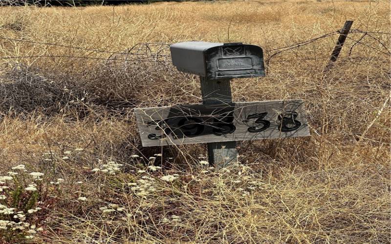 Mailbox on Reed Valley Road next to Runsin Road.