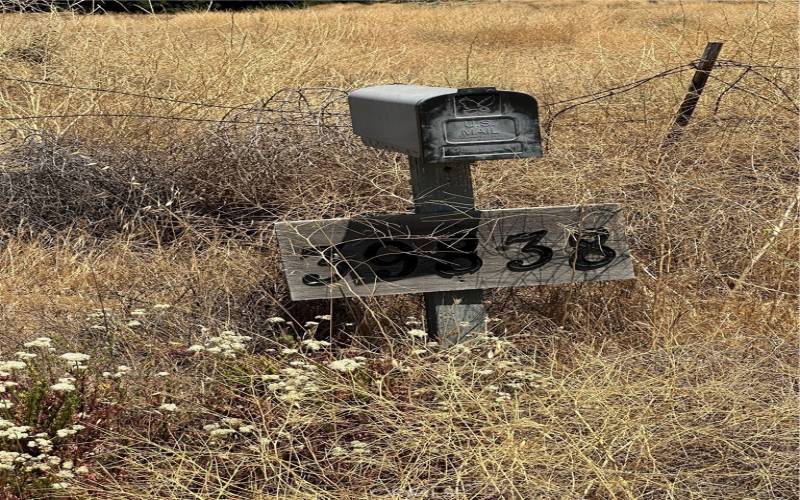 Mail box on Reed Valley Road that sits next to Runstin Road that goes into the parcel.