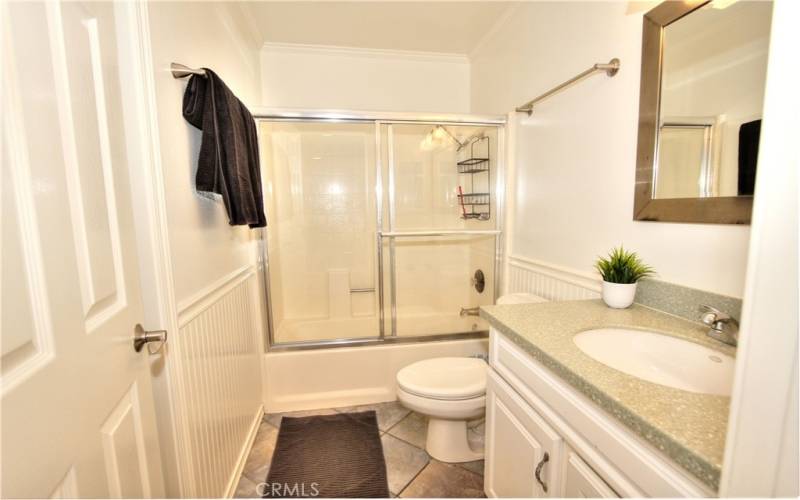 Hall Bathroom With Tub