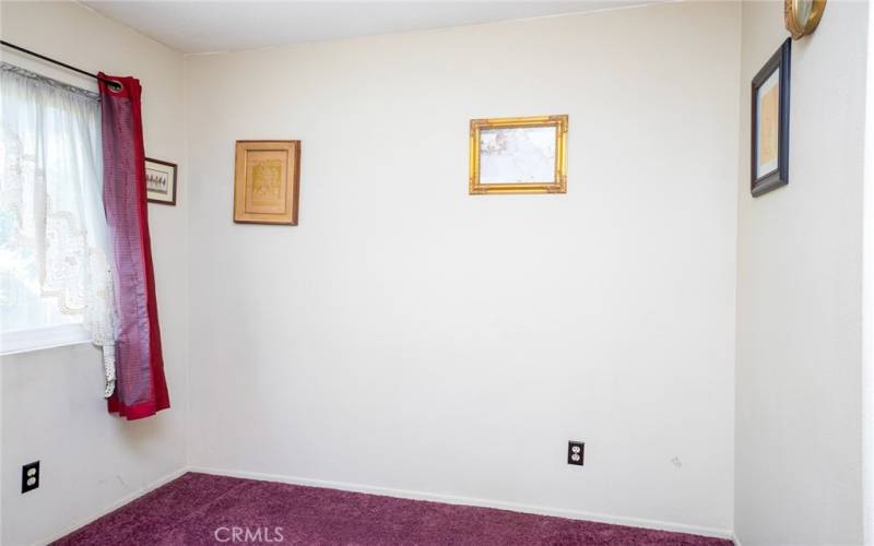 2nd bedroom