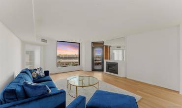 500 W Harbor Dr 1008, San Diego, California 92101, 2 Bedrooms Bedrooms, ,2 BathroomsBathrooms,Residential,Buy,500 W Harbor Dr 1008,240017215SD