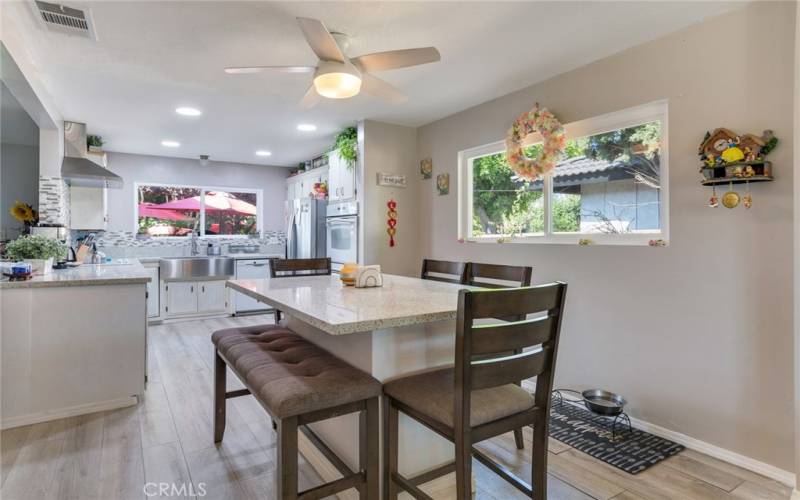 Quartz Eating Area in the Kitchen