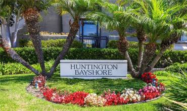 430 Lake Street 304, Huntington Beach, California 92648, 2 Bedrooms Bedrooms, ,2 BathroomsBathrooms,Residential Lease,Rent,430 Lake Street 304,OC24152787