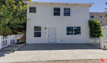 11906 Rochester, Los Angeles, California 90025, 1 Bedroom Bedrooms, ,Residential Lease,Rent,11906 Rochester,24419295