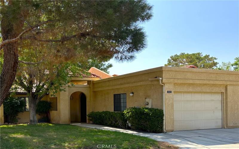 Nice front view with beautiful shade tree