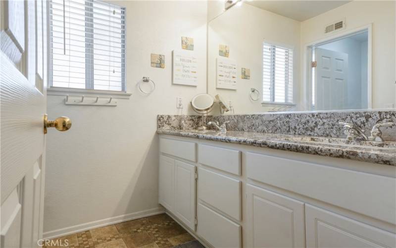 2nd bathroom with granite countertop