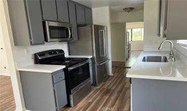 2332 E 17th Street 318, Long Beach, California 90804, 2 Bedrooms Bedrooms, ,2 BathroomsBathrooms,Residential,Buy,2332 E 17th Street 318,OC24152867