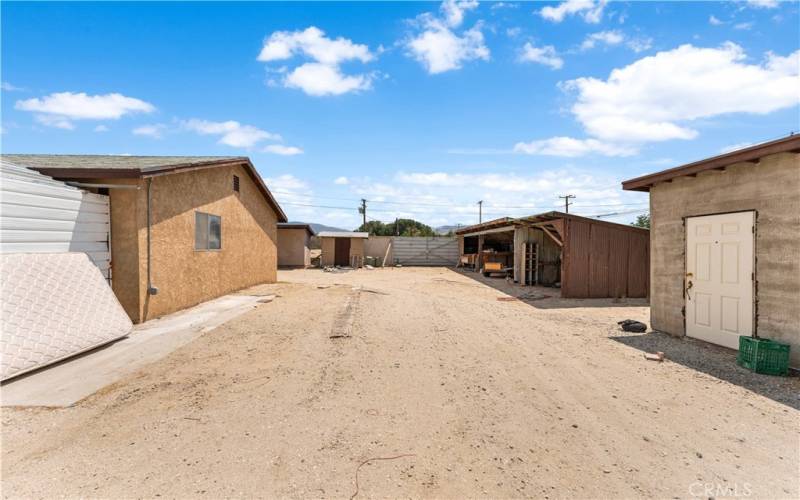 shed and stalls