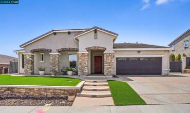 Gorgeous curb appeal Home!