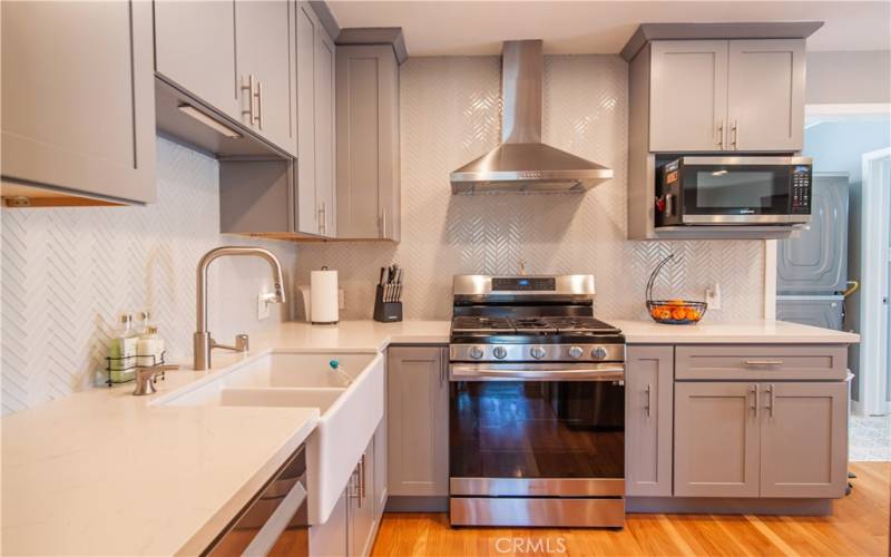 Modern Kitchen with Stainless Steel Appliances