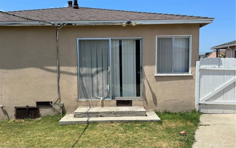 Sliding door into back bedroom