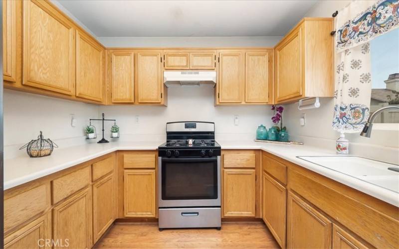 Great counter space to prepare a yummy meal