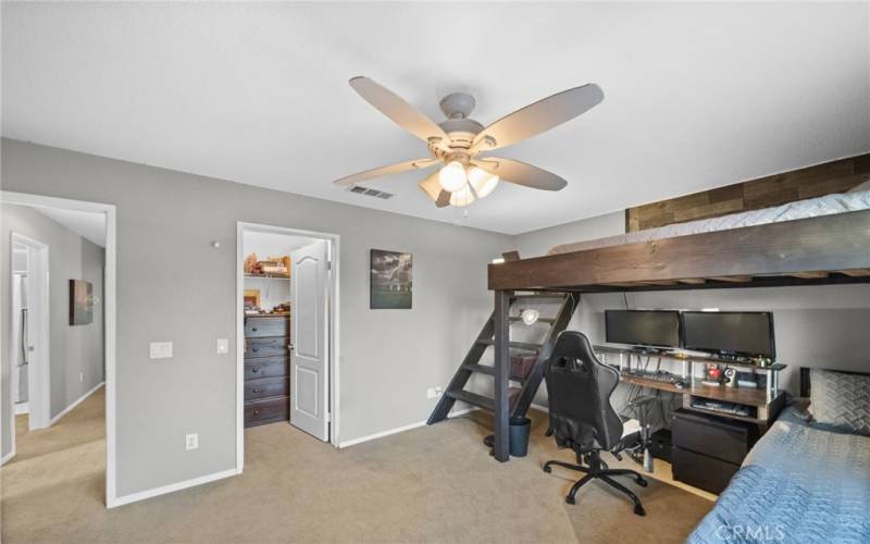 Bedroom 3 with builtin beds