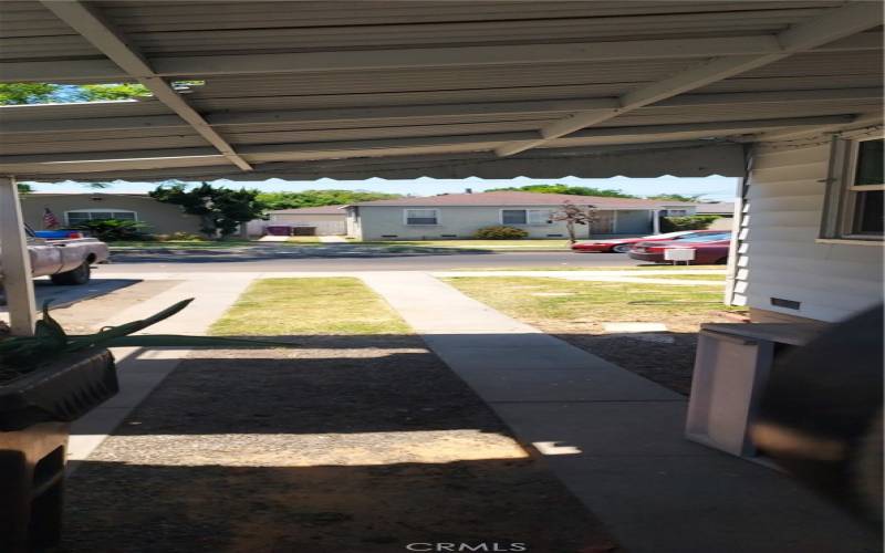 Carport, Driveway to Street