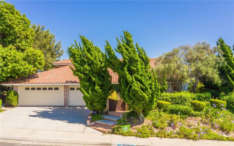 Nestled on a sprawling 10,000+ sq ft lot in the prestigious Rancho Palos Verdes, this stunning 4-bedroom, 3-bathroom home with a bonus room.