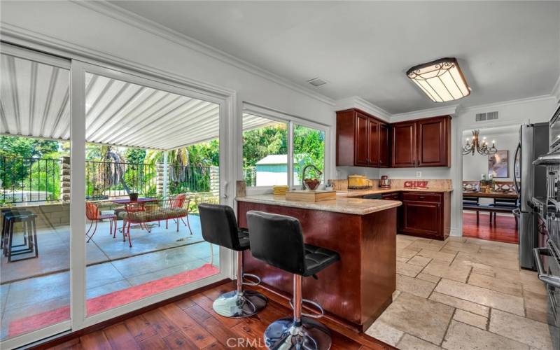 Beautiful kitchen with breakfast bar