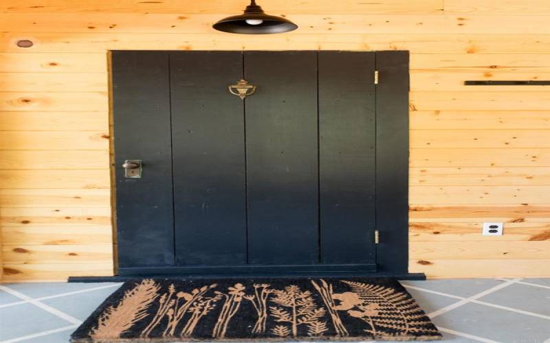 Front door inside mud/sun room