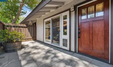 5480 Roundtree Dr A, Concord, California 94521, 2 Bedrooms Bedrooms, ,2 BathroomsBathrooms,Residential,Buy,5480 Roundtree Dr A,41067892