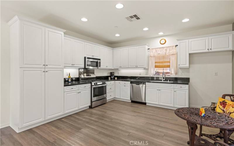 Dining area off kitchen