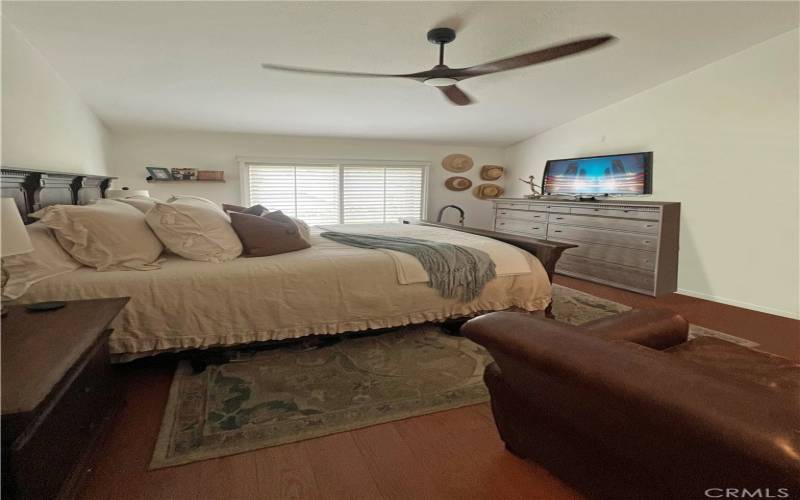 Spacious Master Bedroom with Vaulted Ceilings and Fan- Single Level HOME!