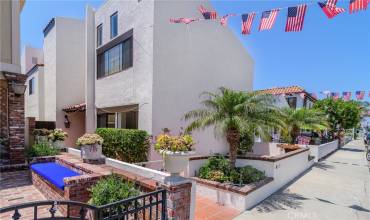 313 Diamond Ave, Newport Beach, California 92662, 3 Bedrooms Bedrooms, ,3 BathroomsBathrooms,Residential Lease,Rent,313 Diamond Ave,NP24153746